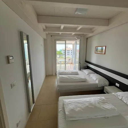 Villaggio Hemingway - Family Aparthotel Caorle Exterior photo