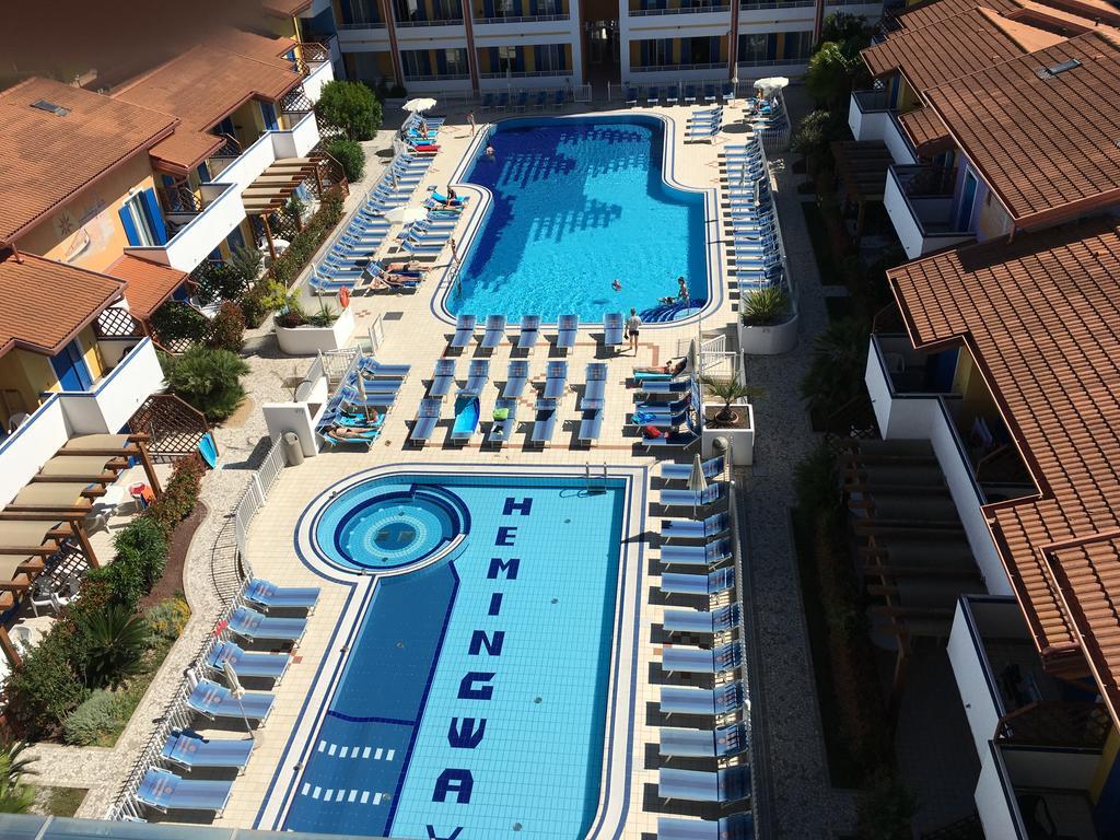 Aparthotel Villaggio Hemingway - Family 3*